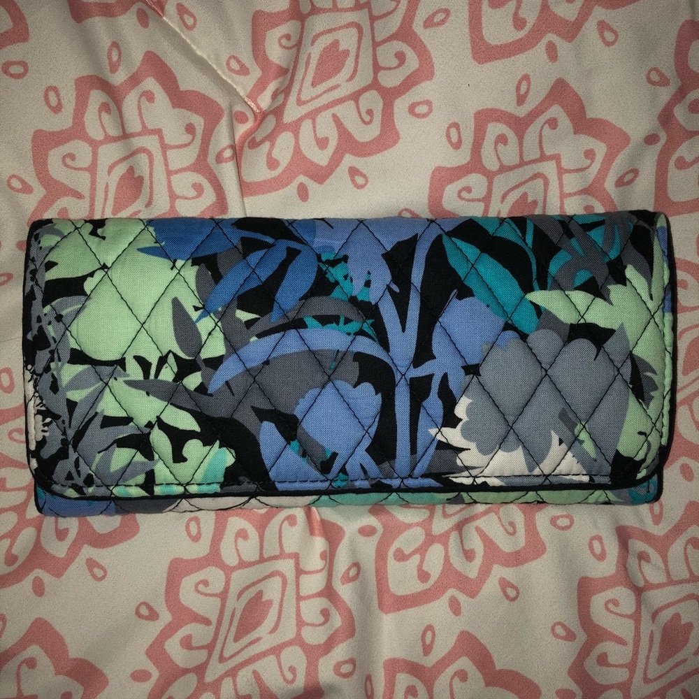 Vera Bradley Camofloral trifold wallet